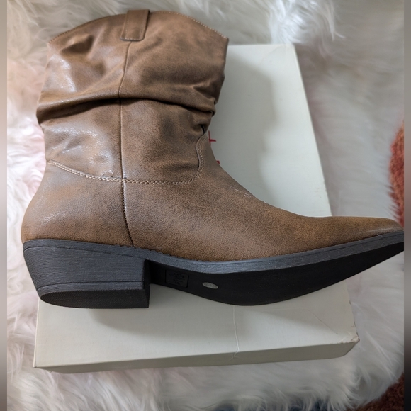 Style & Co. Brown Slouchy Western Boots - Picture 8 of 10